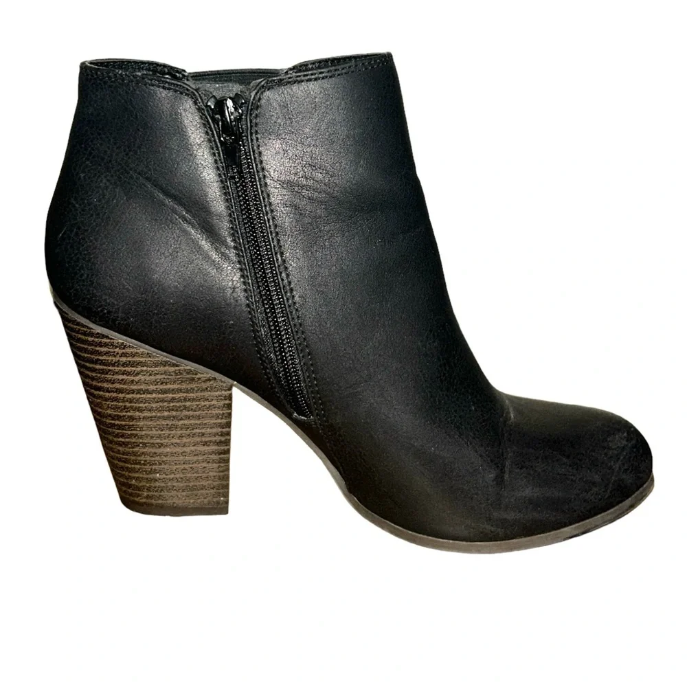 Fergalicious • Punch Ankle Booties, Black, Block Heel, Zippered, Size 9.5 - Picture 6 of 8